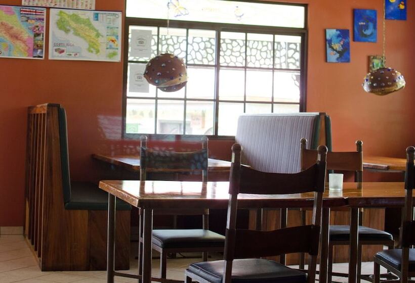 مبيت وإفطار Gingerbread Hotel And Restaurant