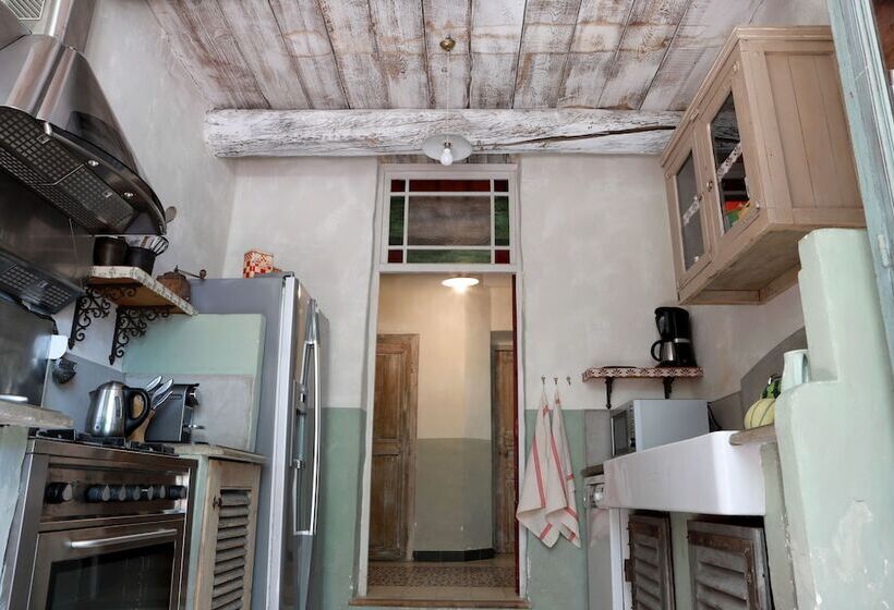 ベッドアンドブレックファースト Justin De Provence