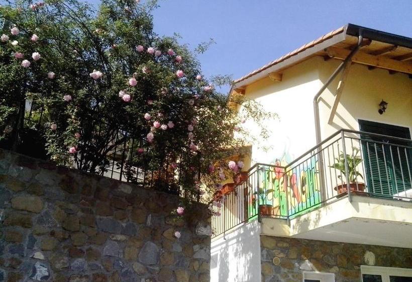 مبيت وإفطار L Erba Degli Abrighi