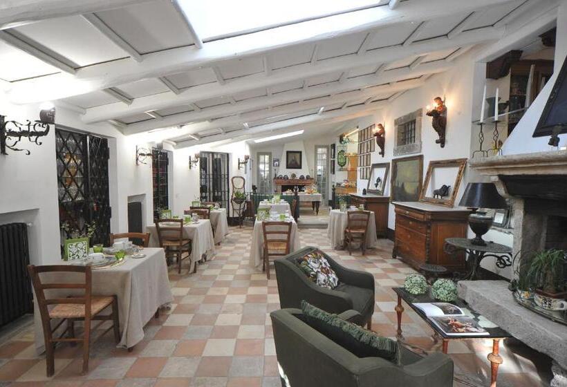 ベッドアンドブレックファースト La Canonica Dei Fiori   Anna Fendi Country House