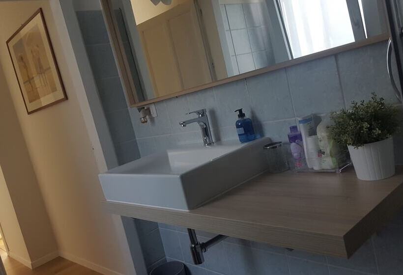 住宿加早餐  La Volpe E L Uva