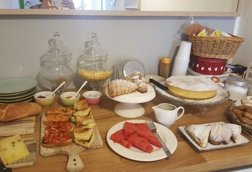 住宿加早餐  La Volpe E L Uva