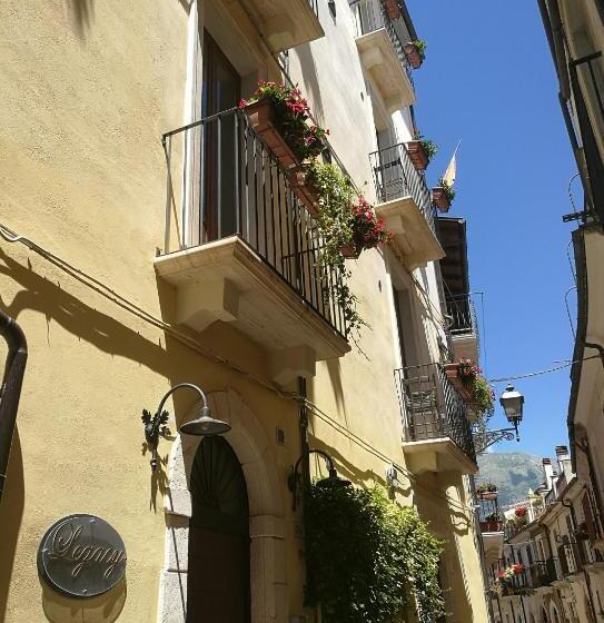 تختخواب و صبحانه Legacy