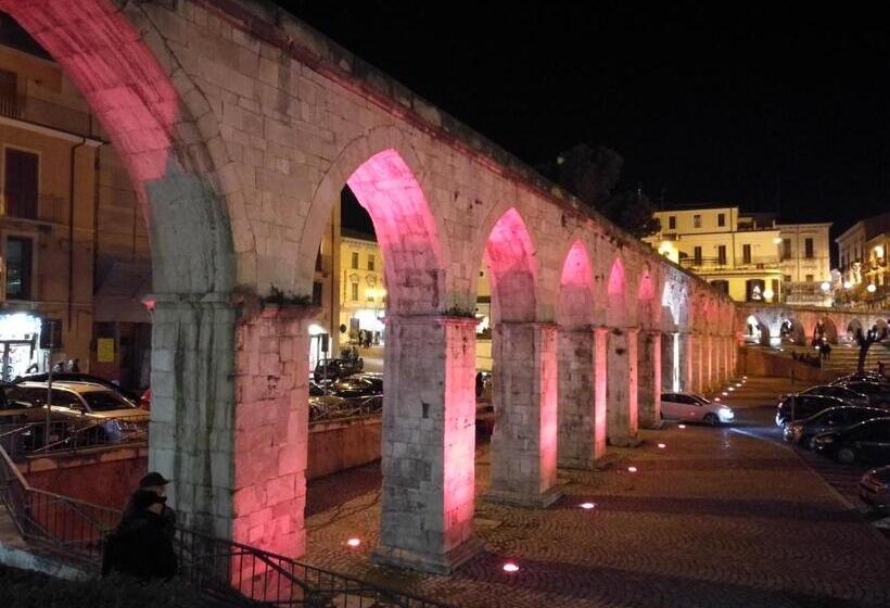 تختخواب و صبحانه Legacy