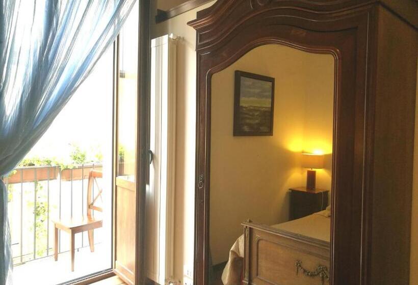 تختخواب و صبحانه Legacy