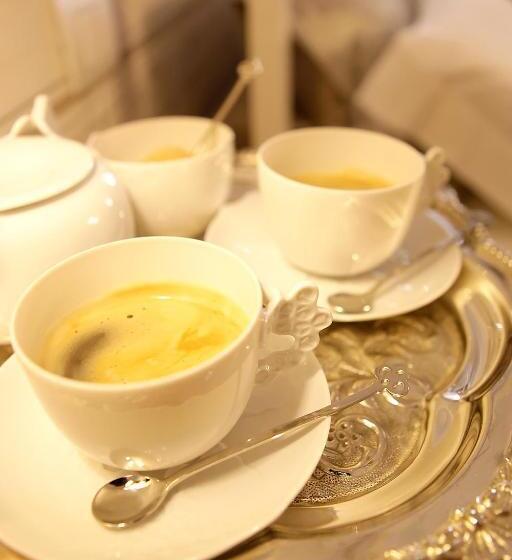 تختخواب و صبحانه Residenza D Epoca Santa Caterina