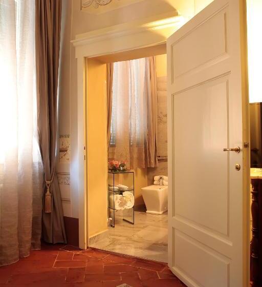 تختخواب و صبحانه Residenza D Epoca Santa Caterina