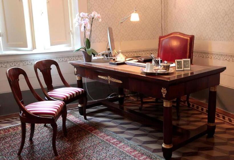 تختخواب و صبحانه Residenza D Epoca Santa Caterina