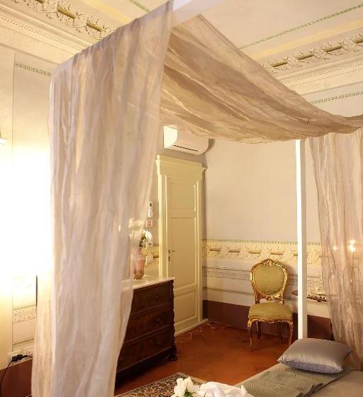 تختخواب و صبحانه Residenza D Epoca Santa Caterina