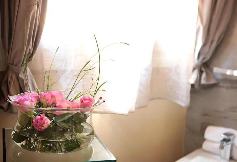 تختخواب و صبحانه Residenza D Epoca Santa Caterina