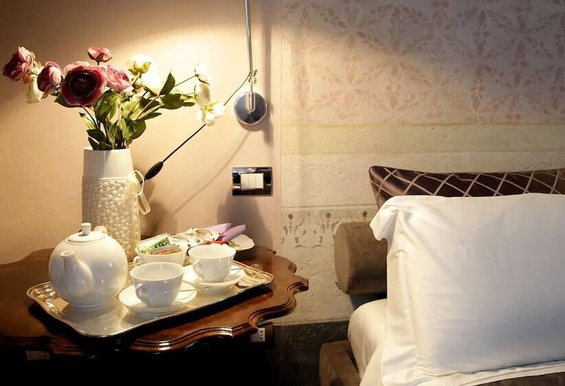 تختخواب و صبحانه Residenza D Epoca Santa Caterina