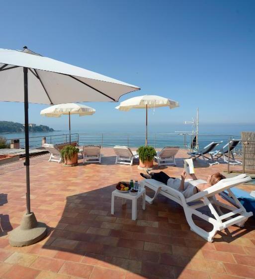 تختخواب و صبحانه Villa L Assolata