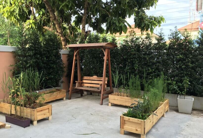 مبيت وإفطار Wanmai Herb Garden