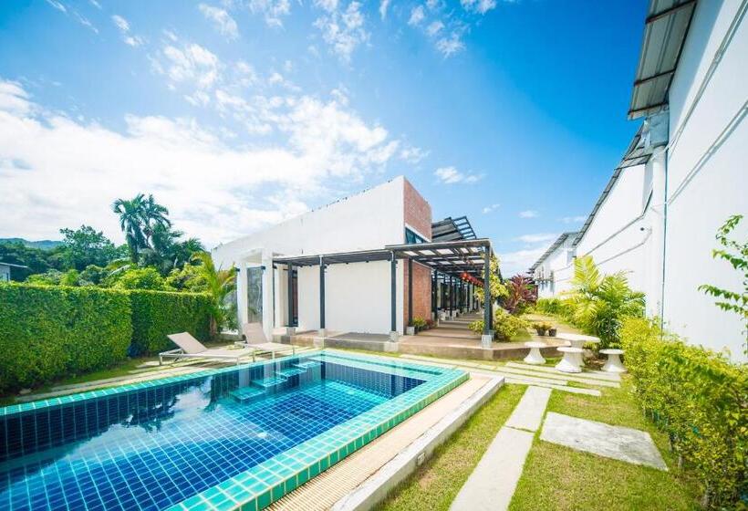 Chillhub Hostel Phuket
