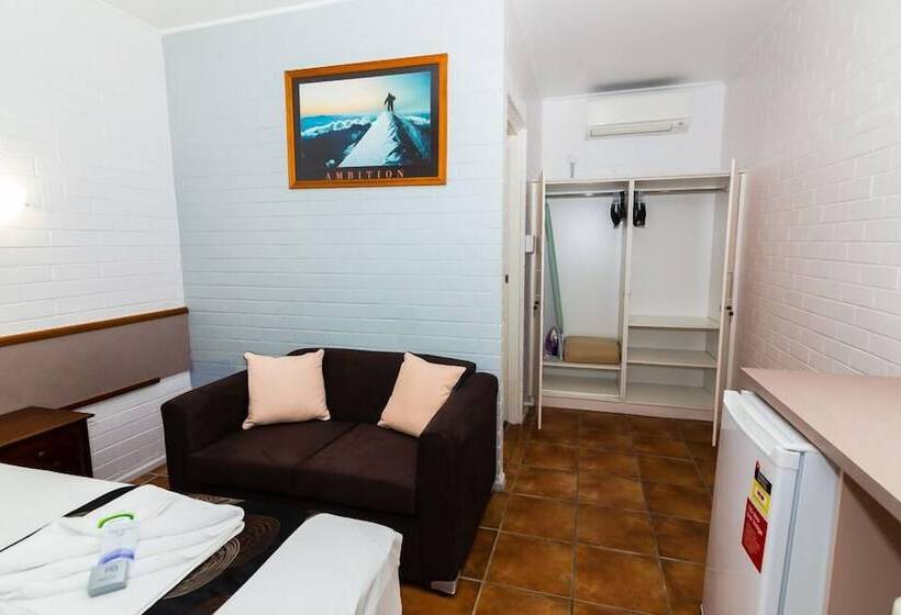 Gladstone Motel