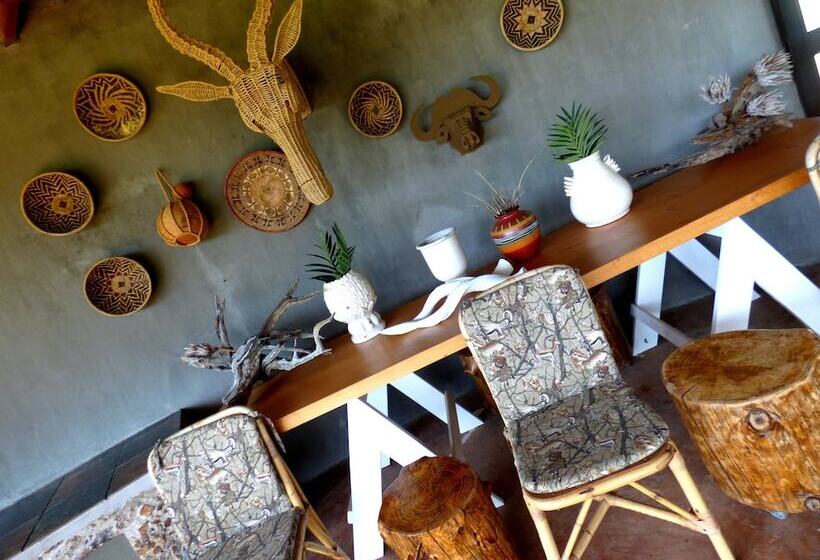 בית מלון כפרי African Safari Lodge