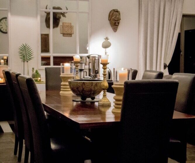 בית מלון כפרי African Safari Lodge