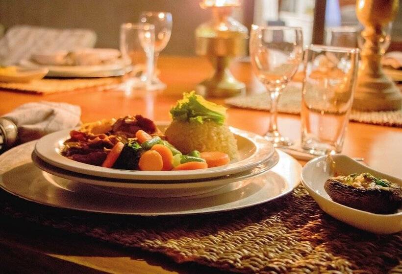 בית מלון כפרי African Safari Lodge