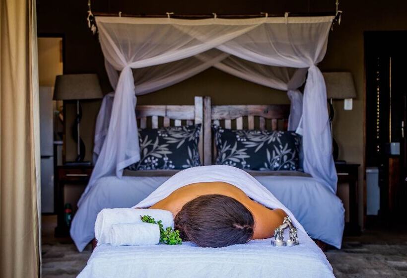 בית מלון כפרי African Safari Lodge