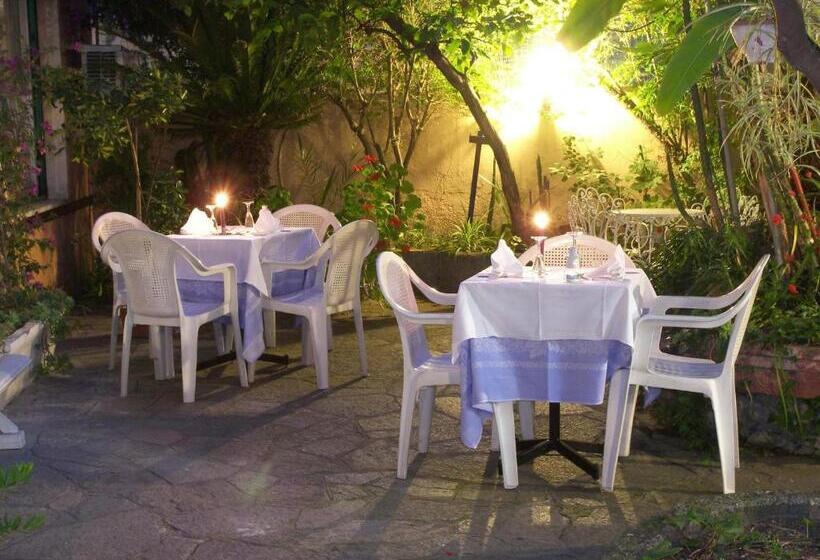 فندق Albergo La Marinella