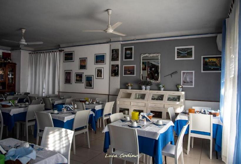 فندق Albergo La Marinella