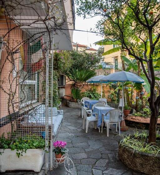 فندق Albergo La Marinella