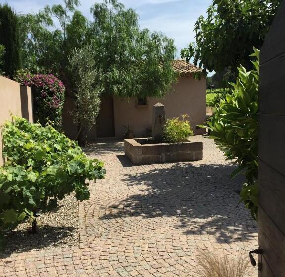 Отель Auberge De L Oumède