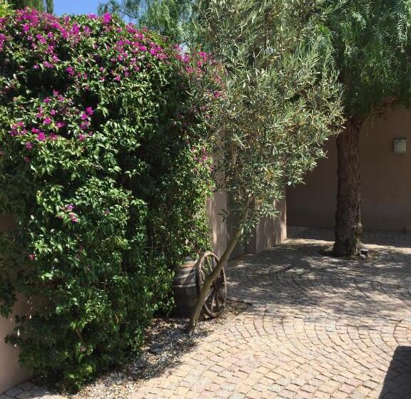 Отель Auberge De L Oumède