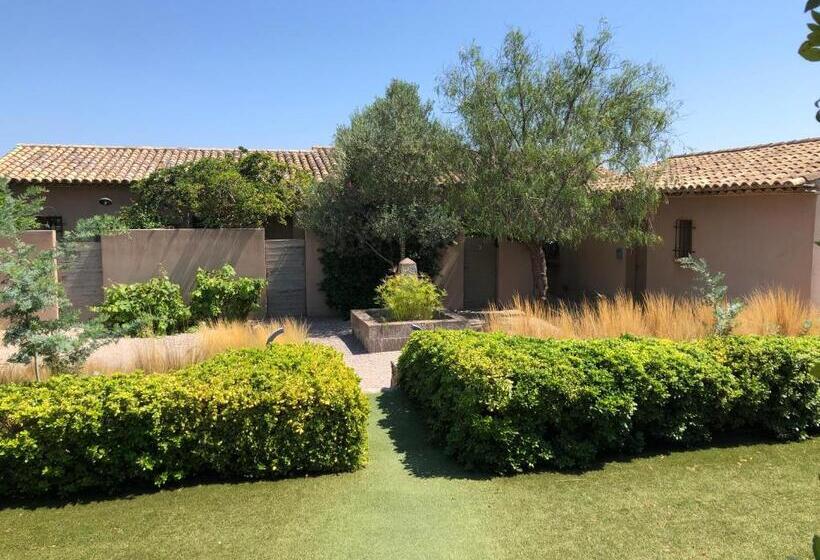 Отель Auberge De L Oumède