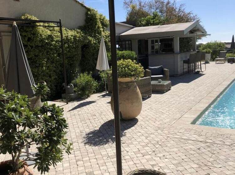 Отель Auberge De L Oumède