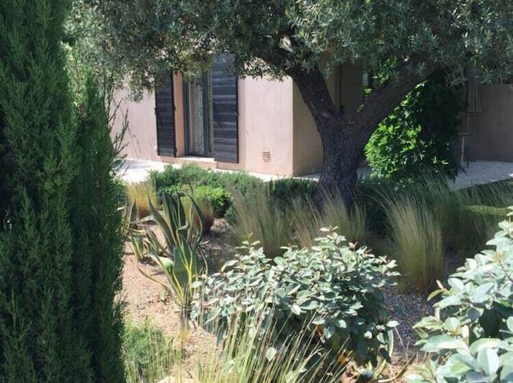 Отель Auberge De L Oumède