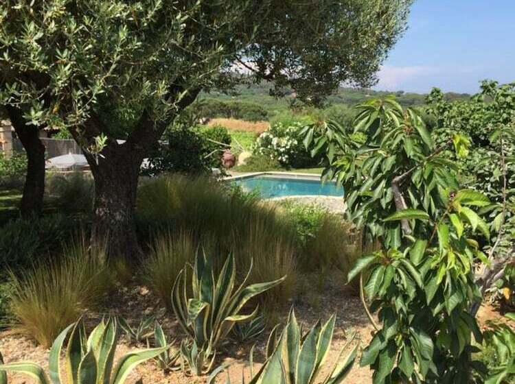 Отель Auberge De L Oumède