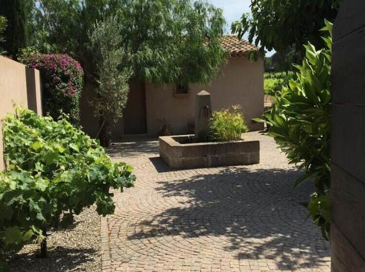 Отель Auberge De L Oumède