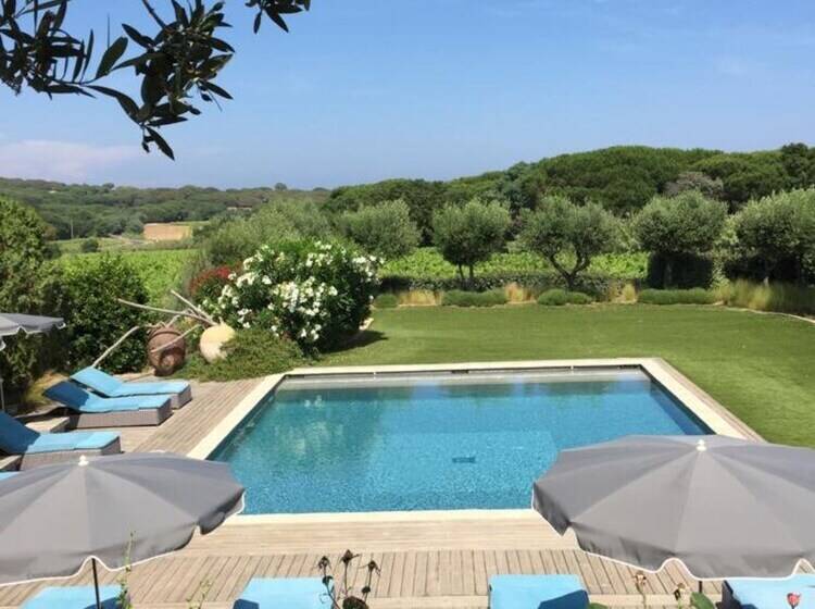 Отель Auberge De L Oumède