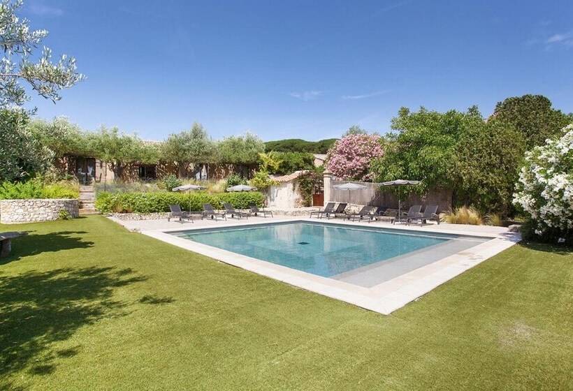 Отель Auberge De L Oumède