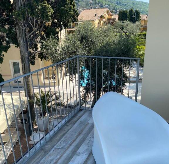 فندق Baia Dei Pini