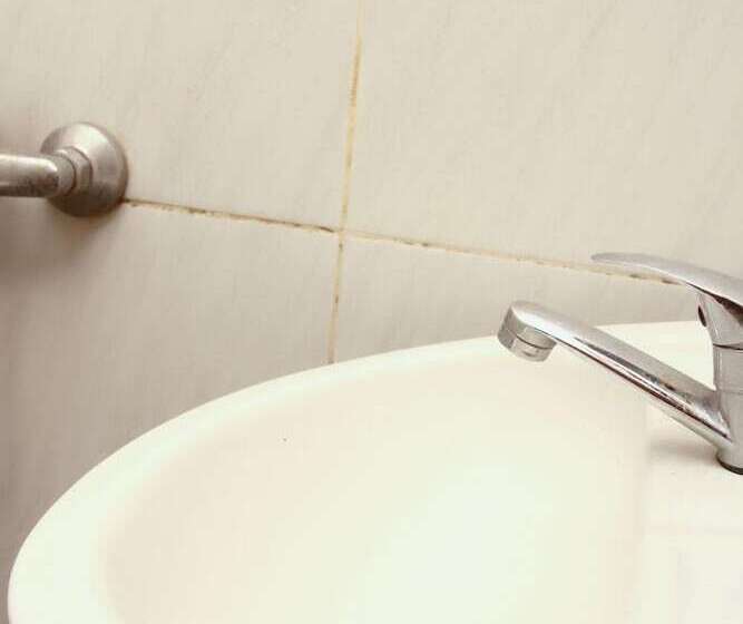 ホテル Bantal Guling Pasar Baru