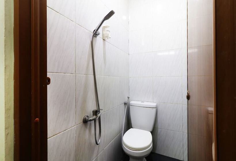 ホテル Bantal Guling Pasar Baru