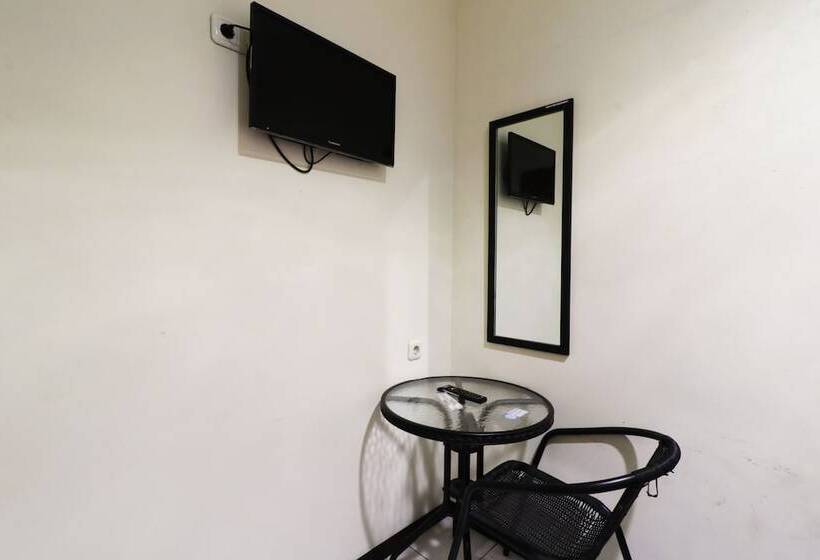 ホテル Bantal Guling Pasar Baru