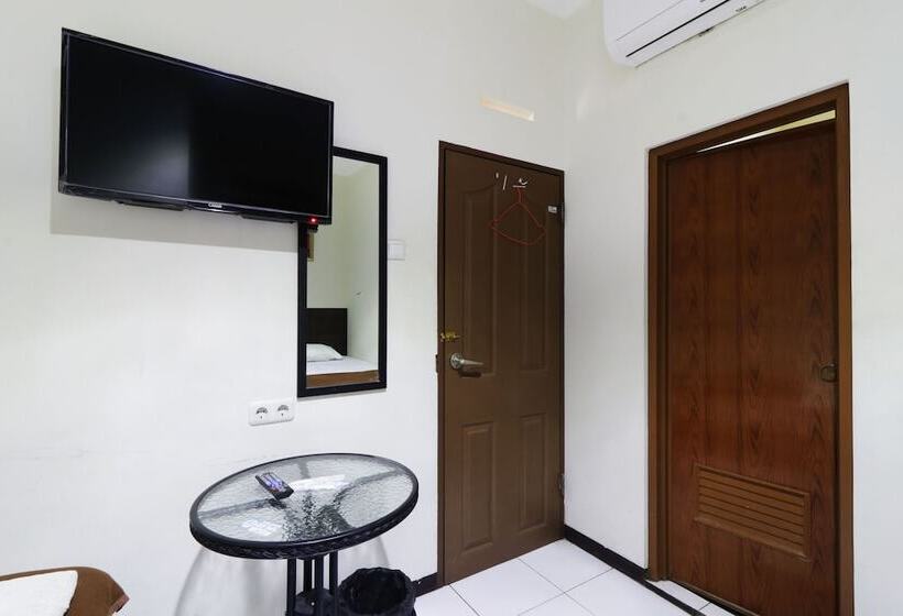 ホテル Bantal Guling Pasar Baru