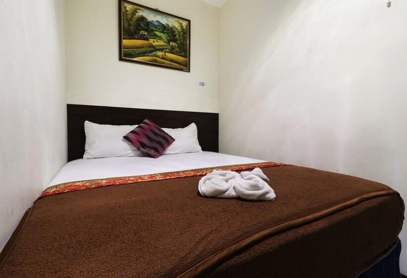 ホテル Bantal Guling Pasar Baru