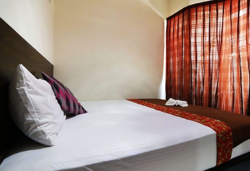 ホテル Bantal Guling Pasar Baru