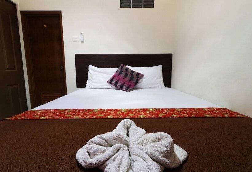 ホテル Bantal Guling Pasar Baru