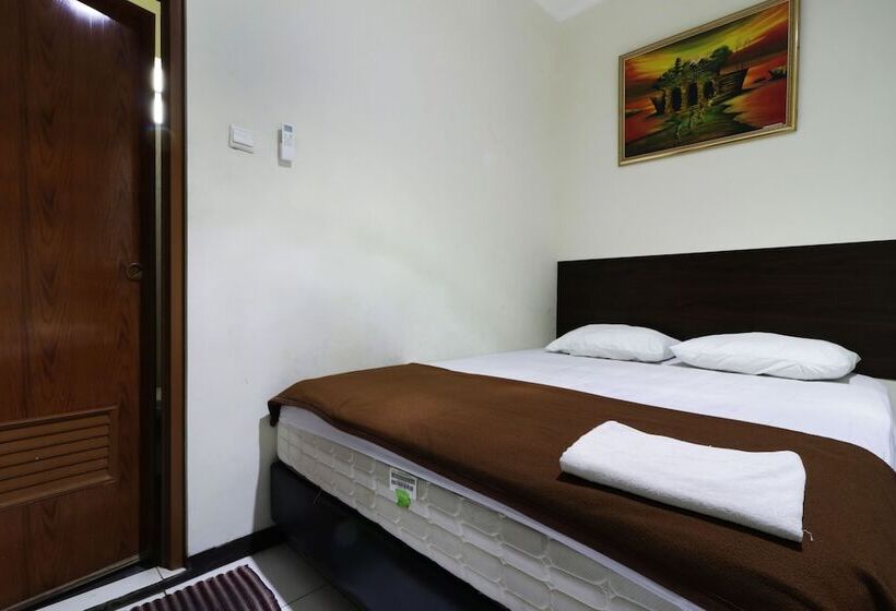 ホテル Bantal Guling Pasar Baru