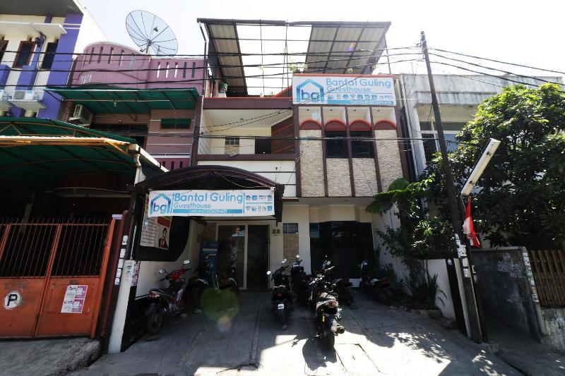 ホテル Bantal Guling Pasar Baru
