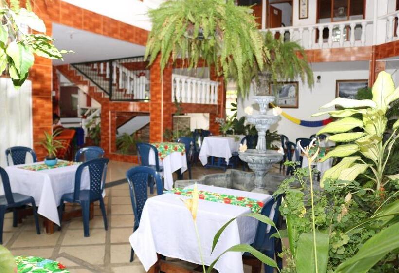 Отель Colonial   Honda