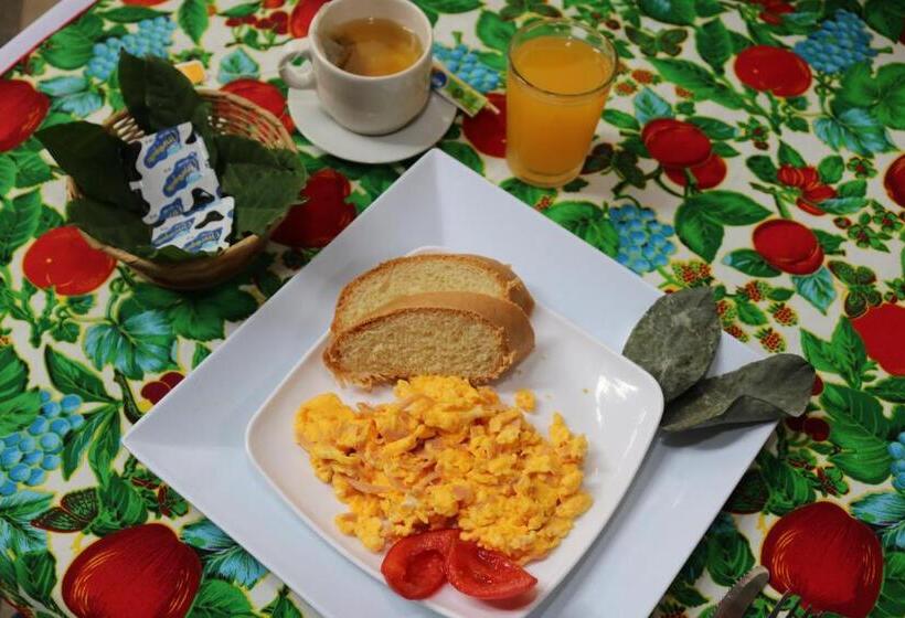 Отель Colonial   Honda