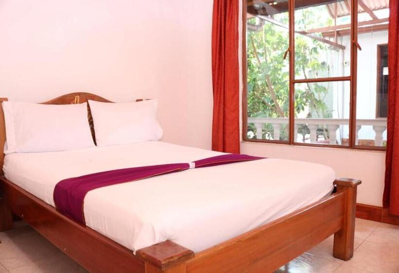 Отель Colonial   Honda