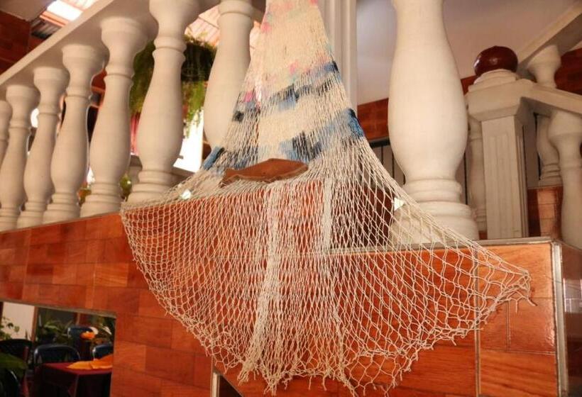 Отель Colonial   Honda