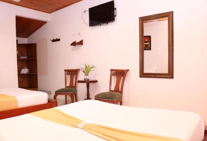 Отель Colonial   Honda